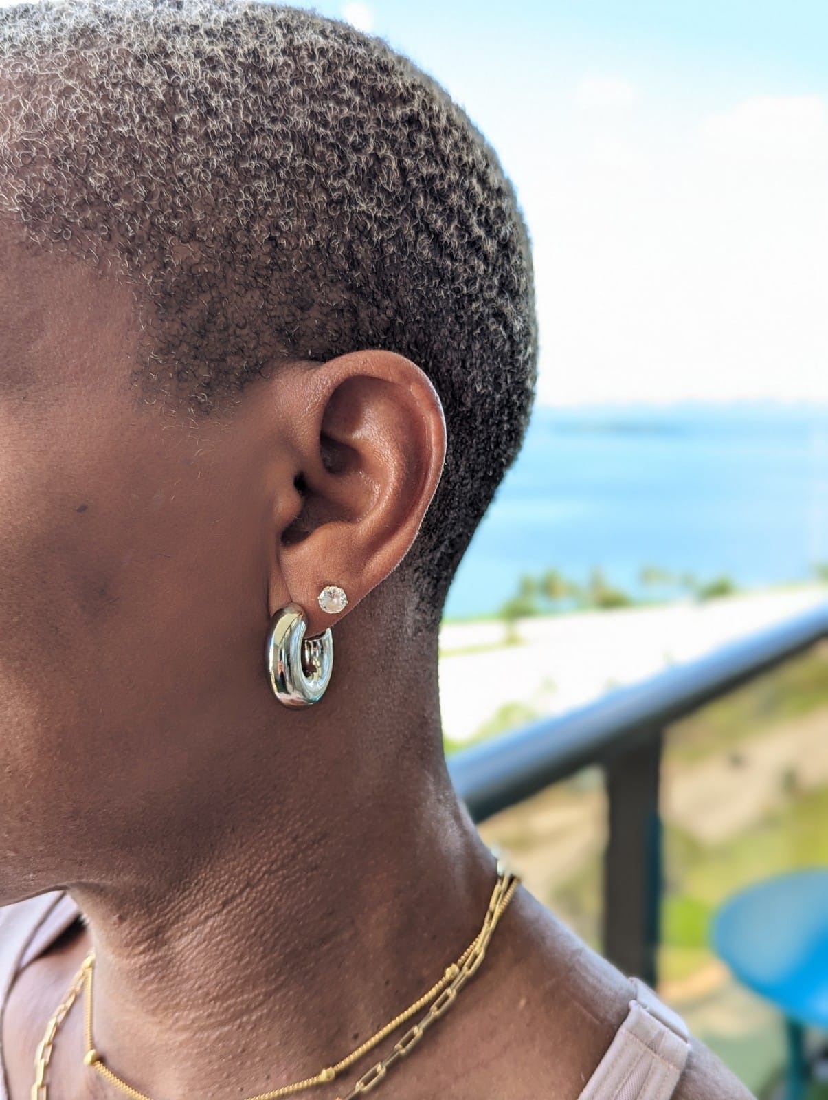 Chunky open hoop earring – & Co. Jewelry